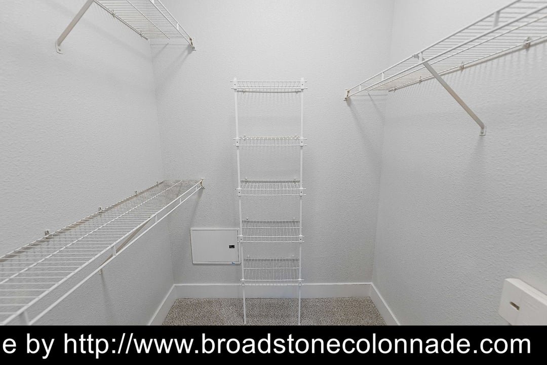 Broadstone Colonnade - 17